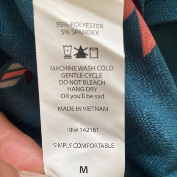 LuLaRoe “IRMA” HIGH-LOW TUNIC OVERSIZED TOP SIZE MEDIUM 🌟NWT🌟 - Picture 8 of 10